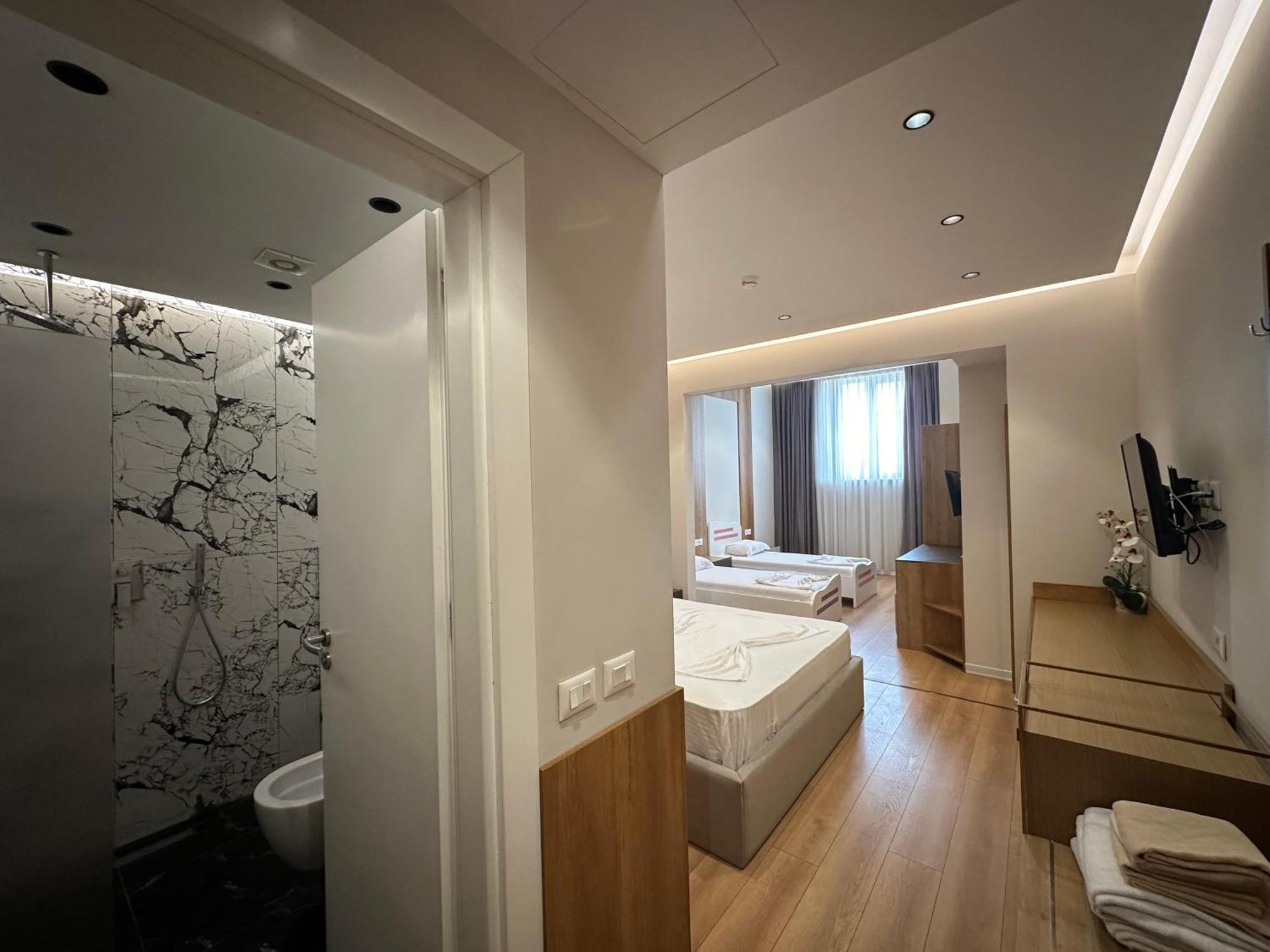 Hotel Colis Kamez Buitenkant foto